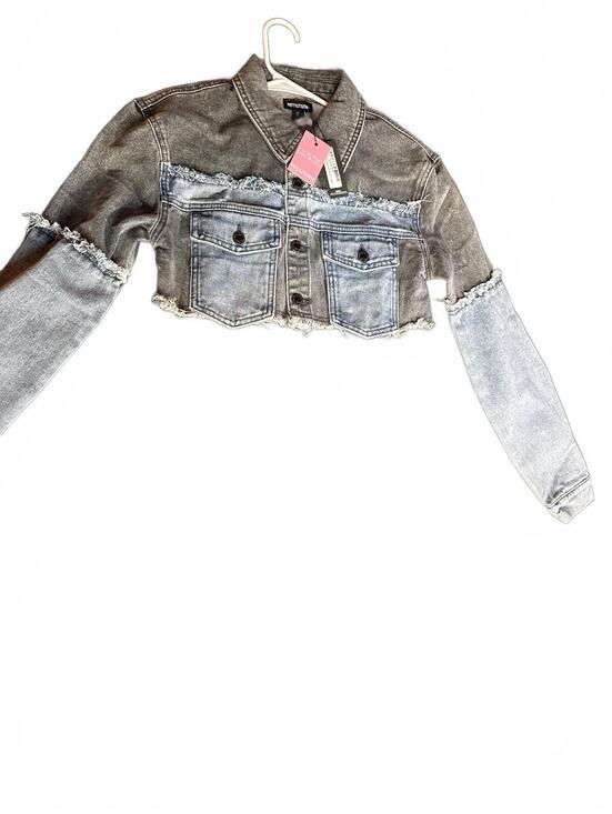 PrettyLittleThing Jackets & Blazers - PrettyLittleThing Size O Tone-Tone Cropped Denim Jacket